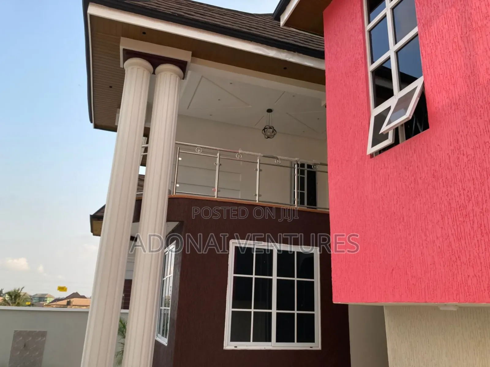7bdrm House in Atasomanso, Kumasi Metropolitan for sale