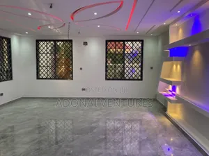7bdrm House in Atasomanso, Kumasi Metropolitan for sale