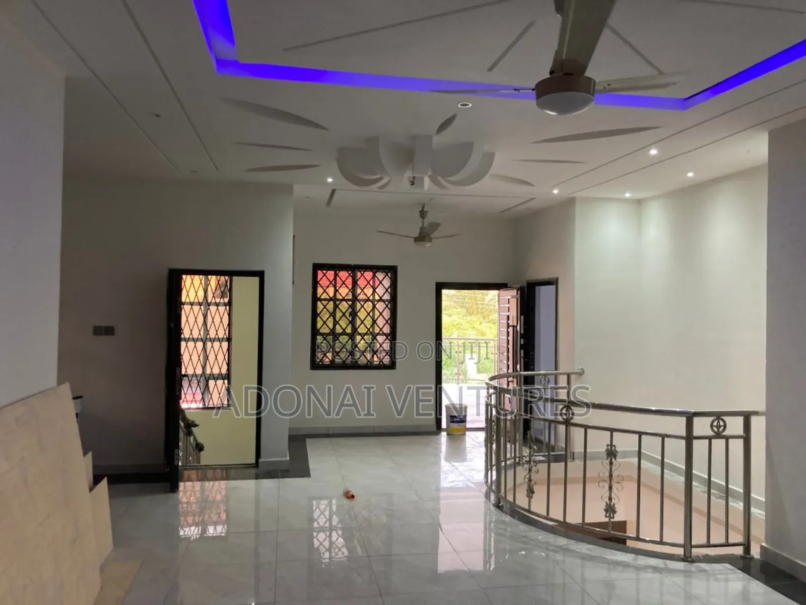 7bdrm House in Atasomanso, Kumasi Metropolitan for sale