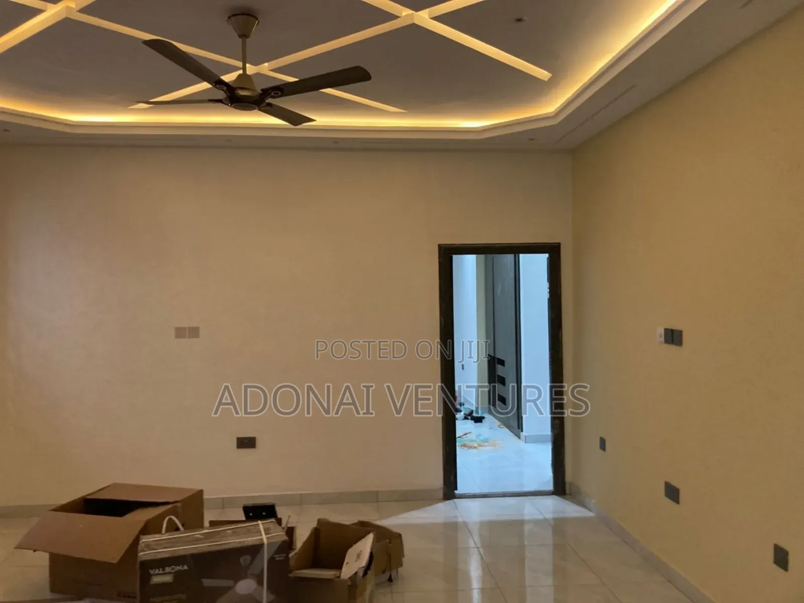 7bdrm House in Atasomanso, Kumasi Metropolitan for sale