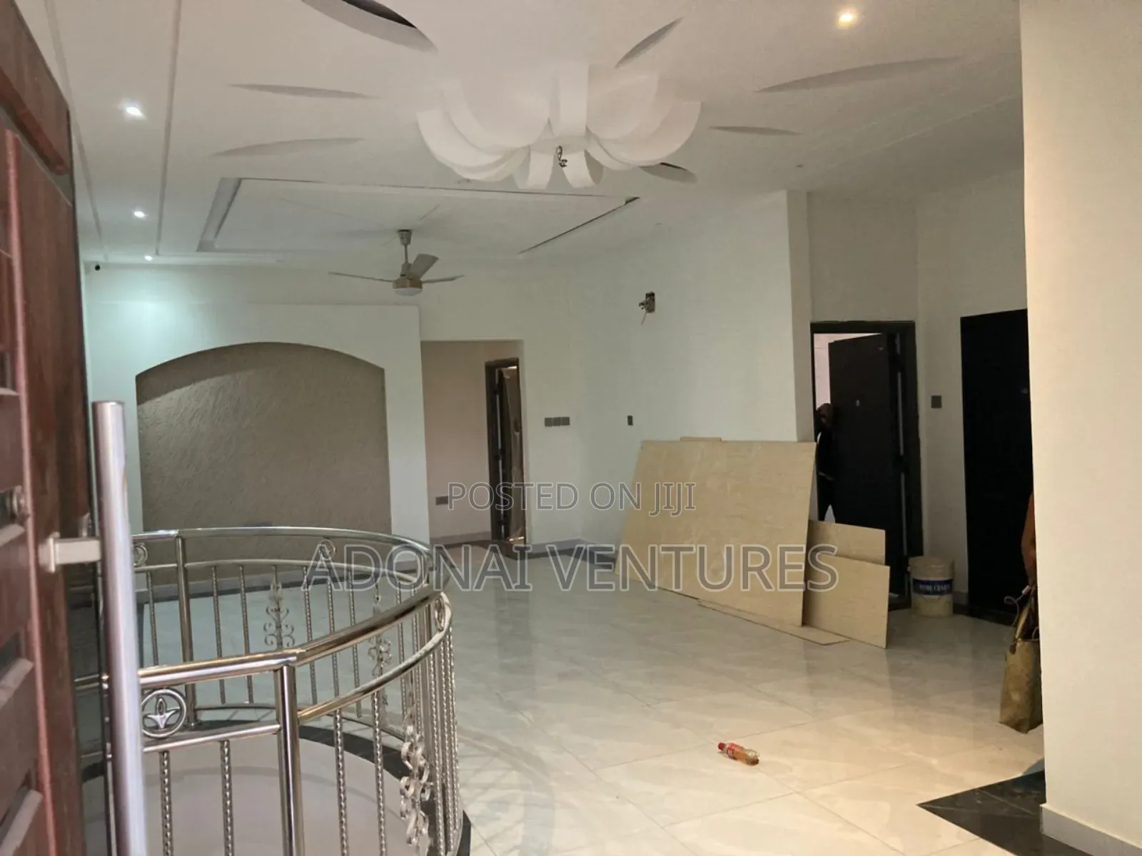 7bdrm House in Atasomanso, Kumasi Metropolitan for sale