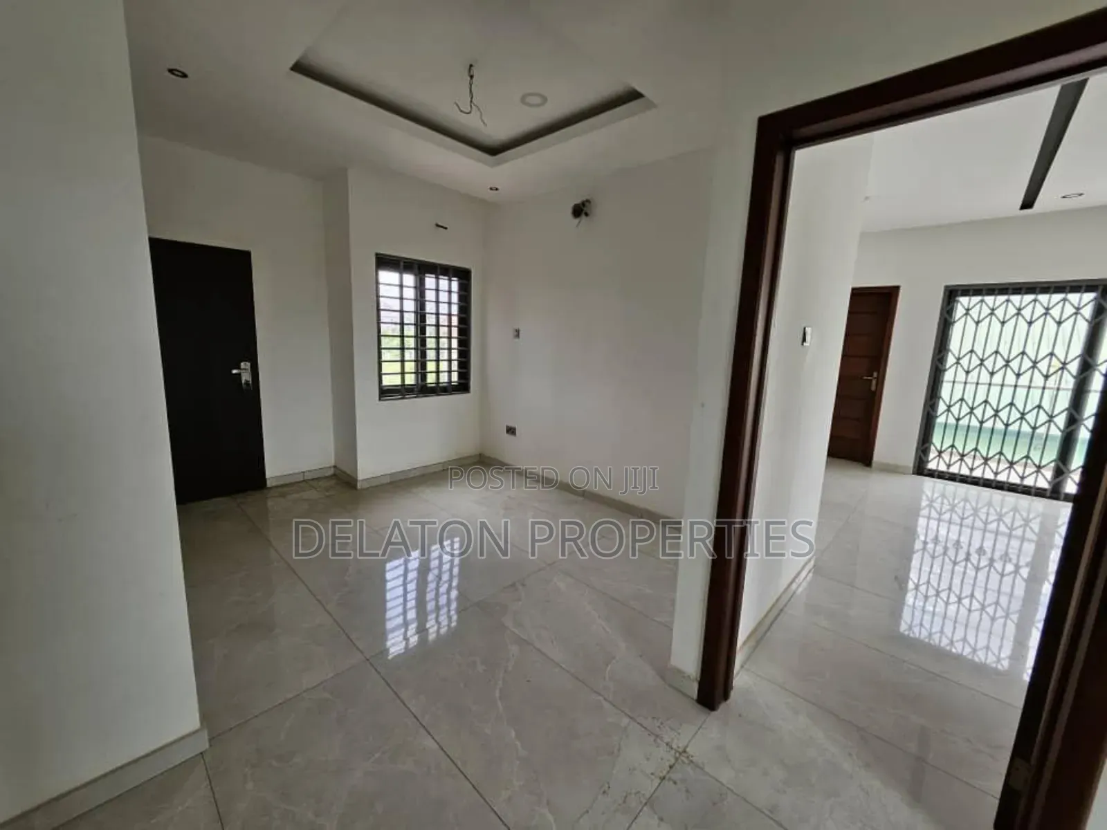 4bdrm House in Ket, Tema Metropolitan for sale