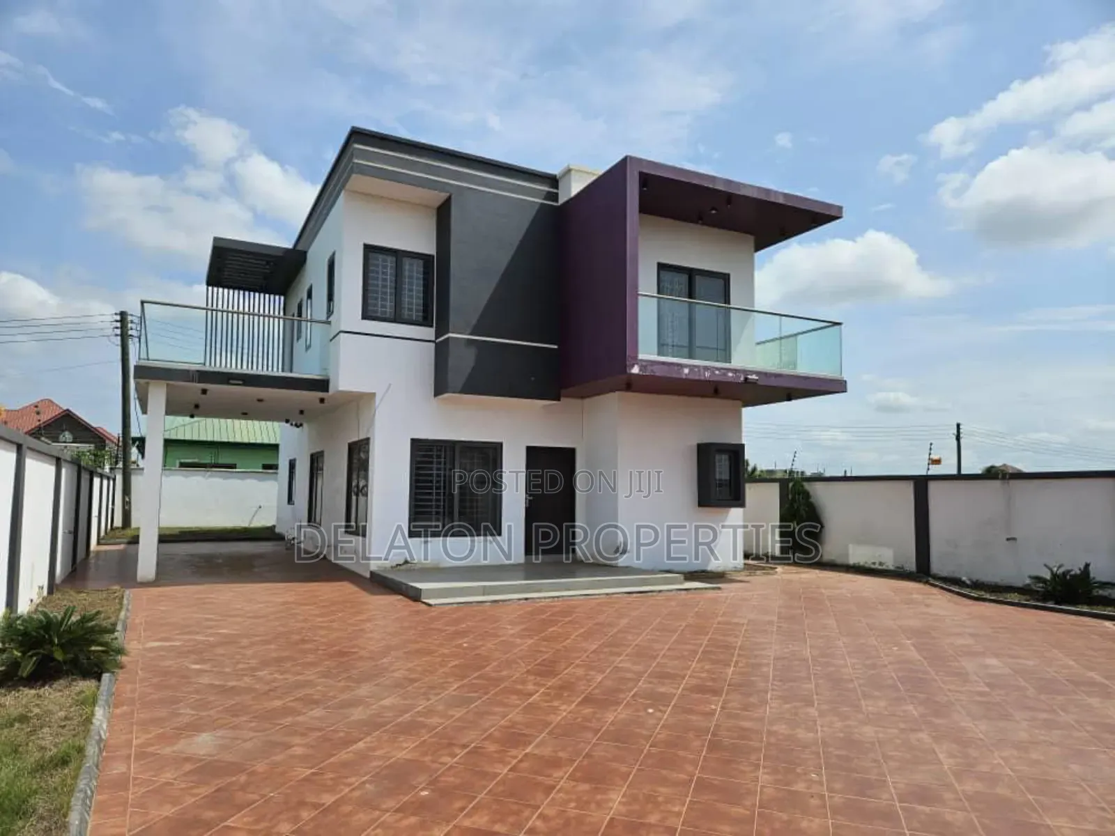 4bdrm House in Ket, Tema Metropolitan for sale