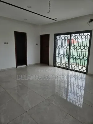 4bdrm House in Ket, Tema Metropolitan for sale