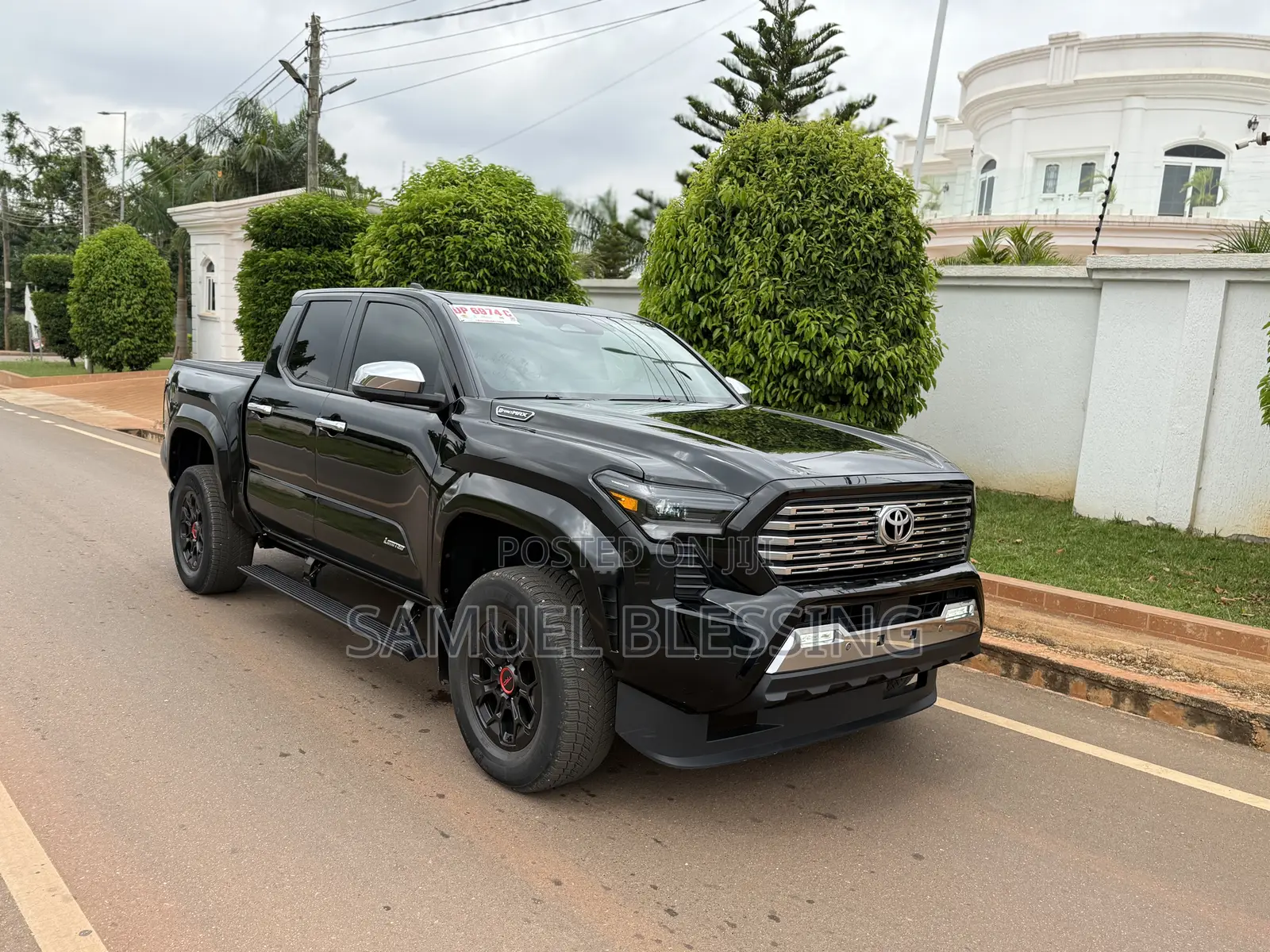 Toyota Tacoma 2025 Black
