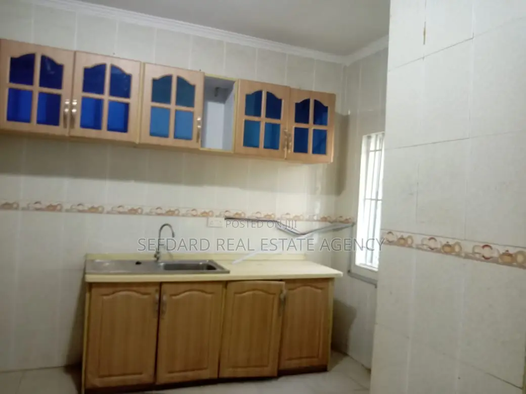 6bdrm House in Amasaman for sale