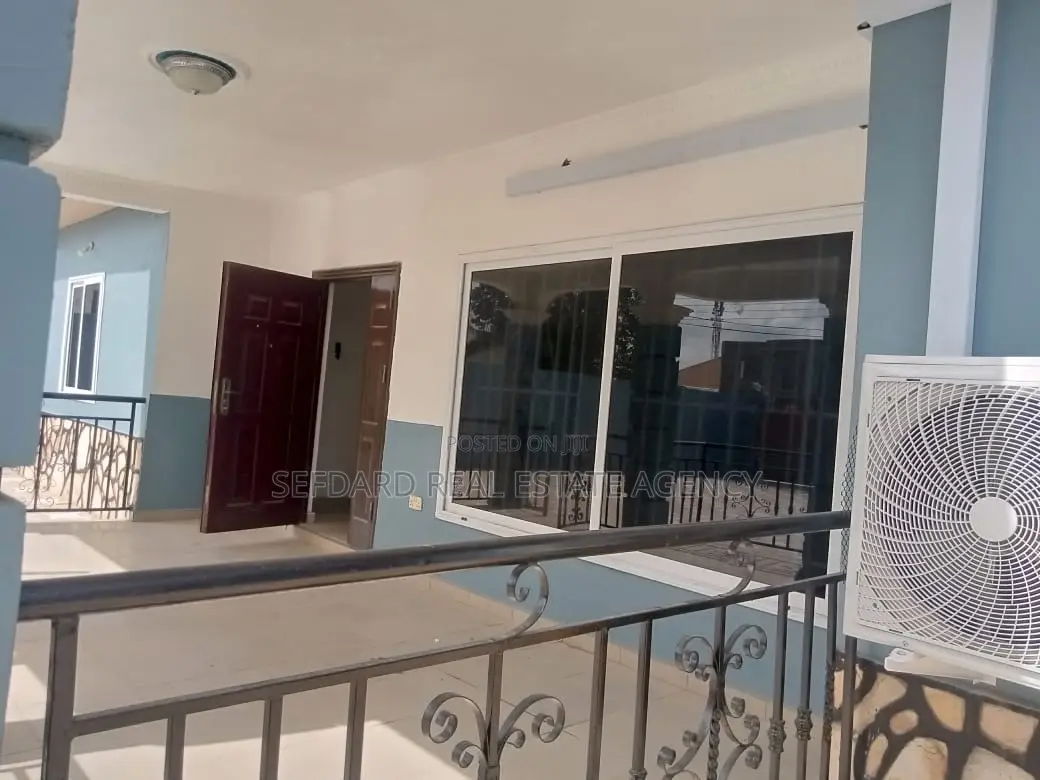 6bdrm House in Amasaman for sale
