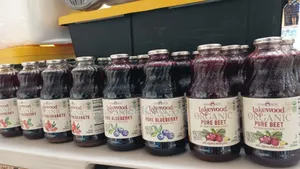 Leakwood Pomegranate, Blueberry, Cranberry and Beet Juice