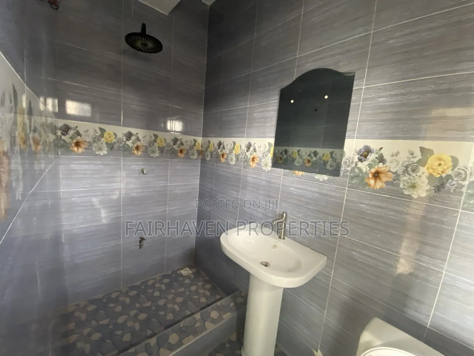2bdrm Apartment in Bushroad, Teshie for rent