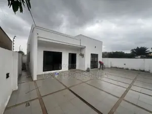 3bdrm Bungalow in Adenta Amrahia, Ga East Municipal for sale
