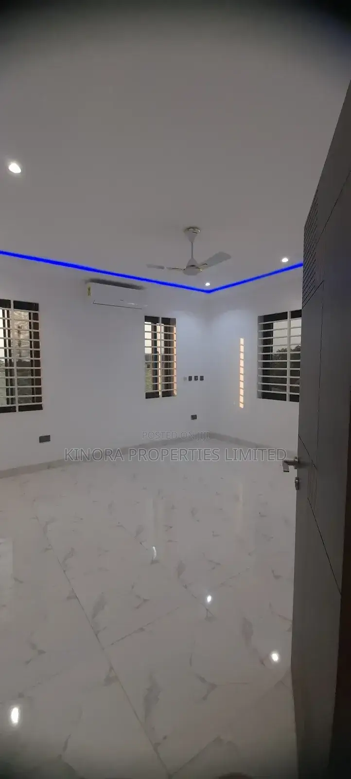 3bdrm Townhouse/Terrace in Nanakrom, School Junction for sale