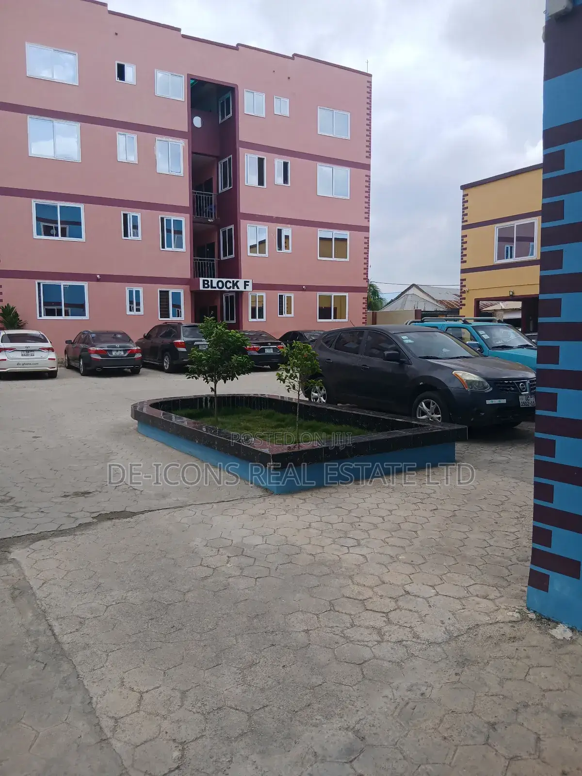 1bdrm Duplex in De-Icons Real Estate, Awutu Senya East Municipal