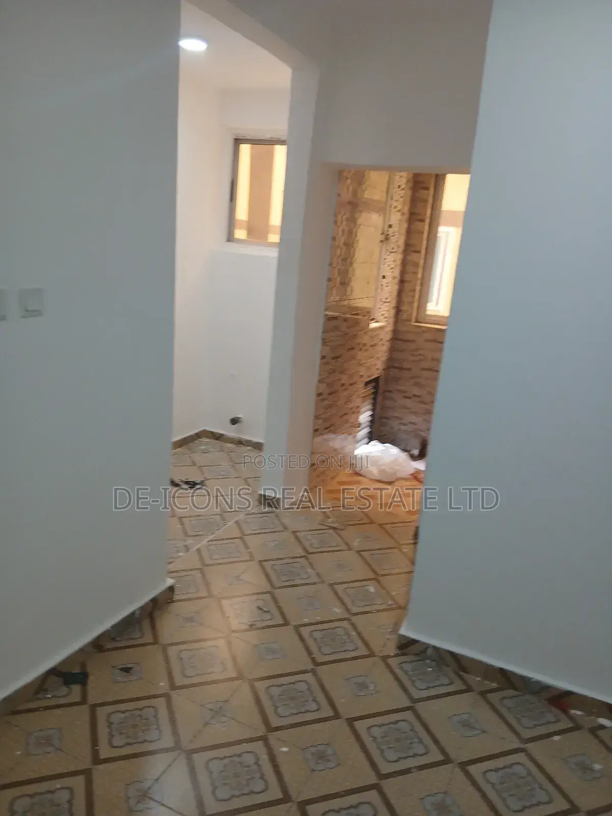 1bdrm Duplex in De-Icons Real Estate, Awutu Senya East Municipal