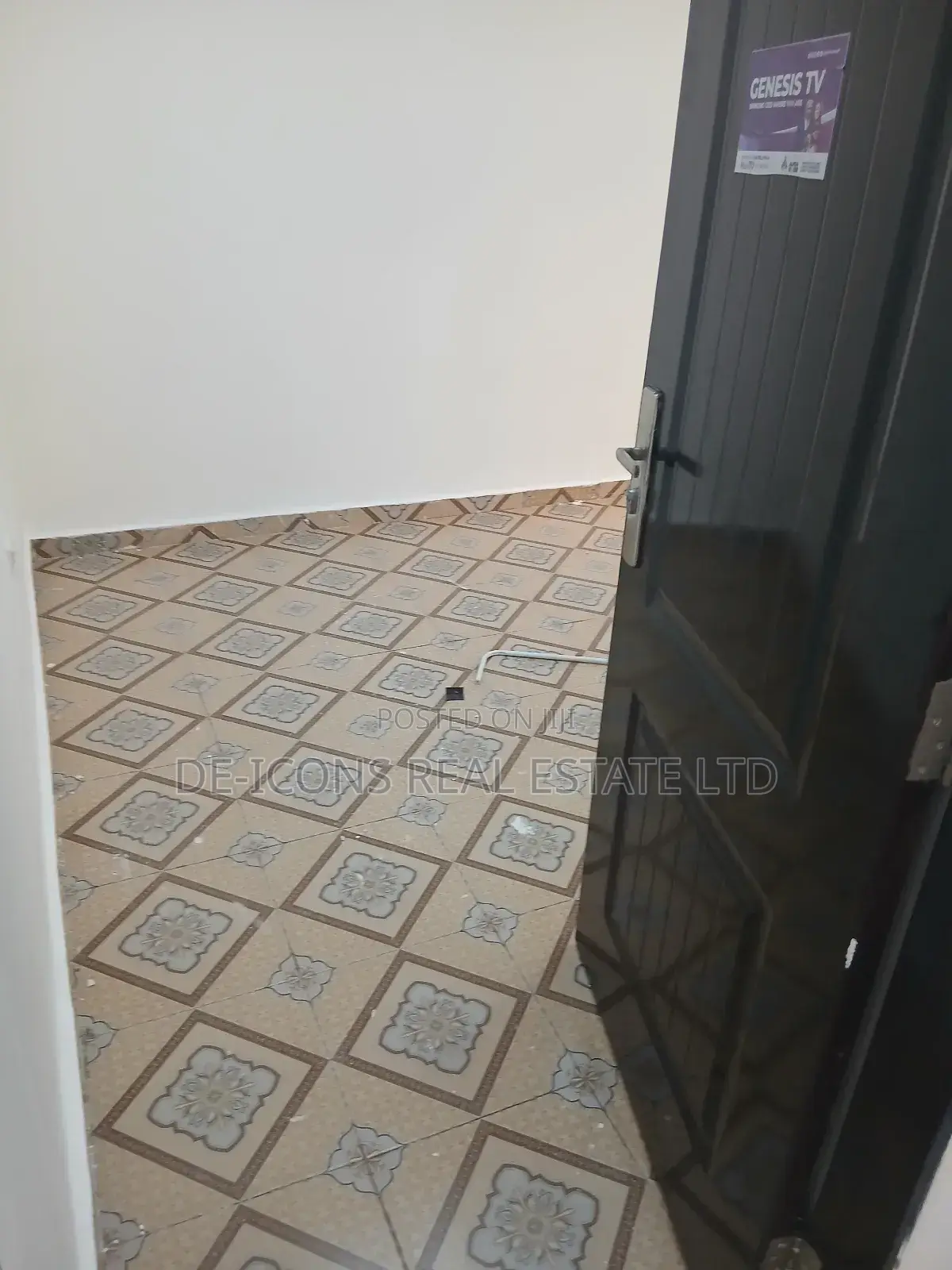 1bdrm Duplex in De-Icons Real Estate, Awutu Senya East Municipal