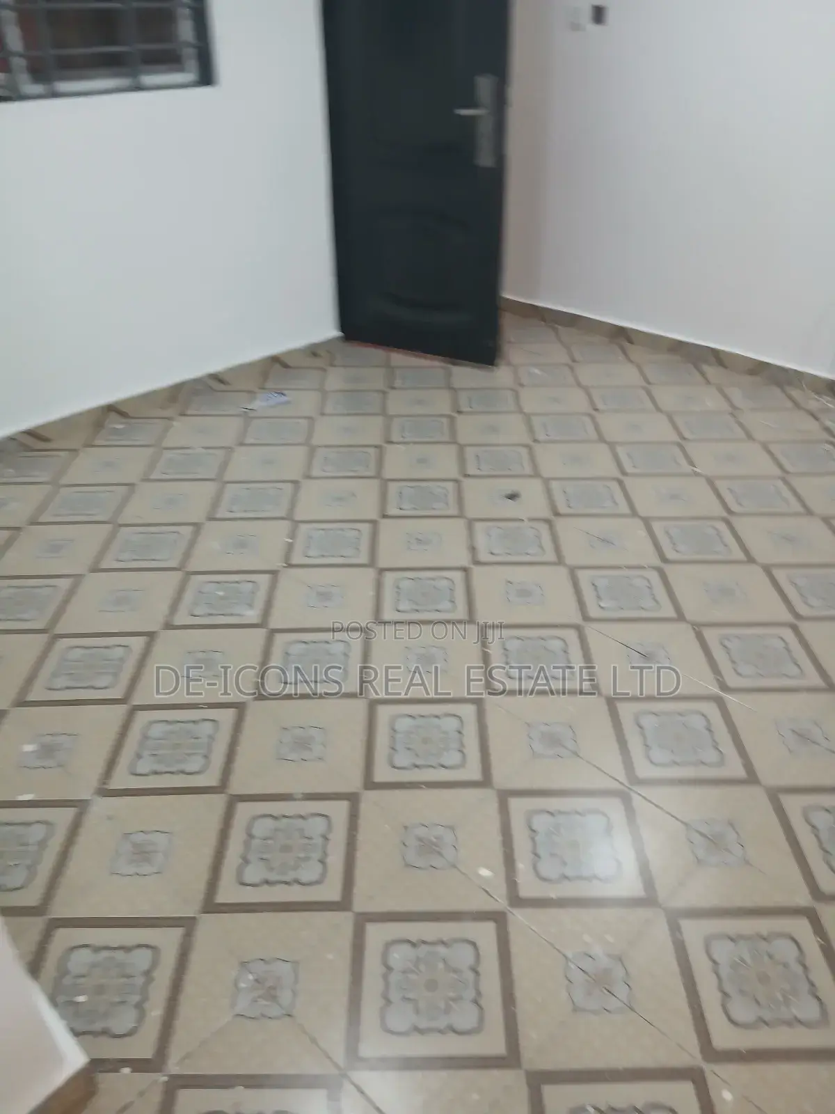 1bdrm Duplex in De-Icons Real Estate, Awutu Senya East Municipal