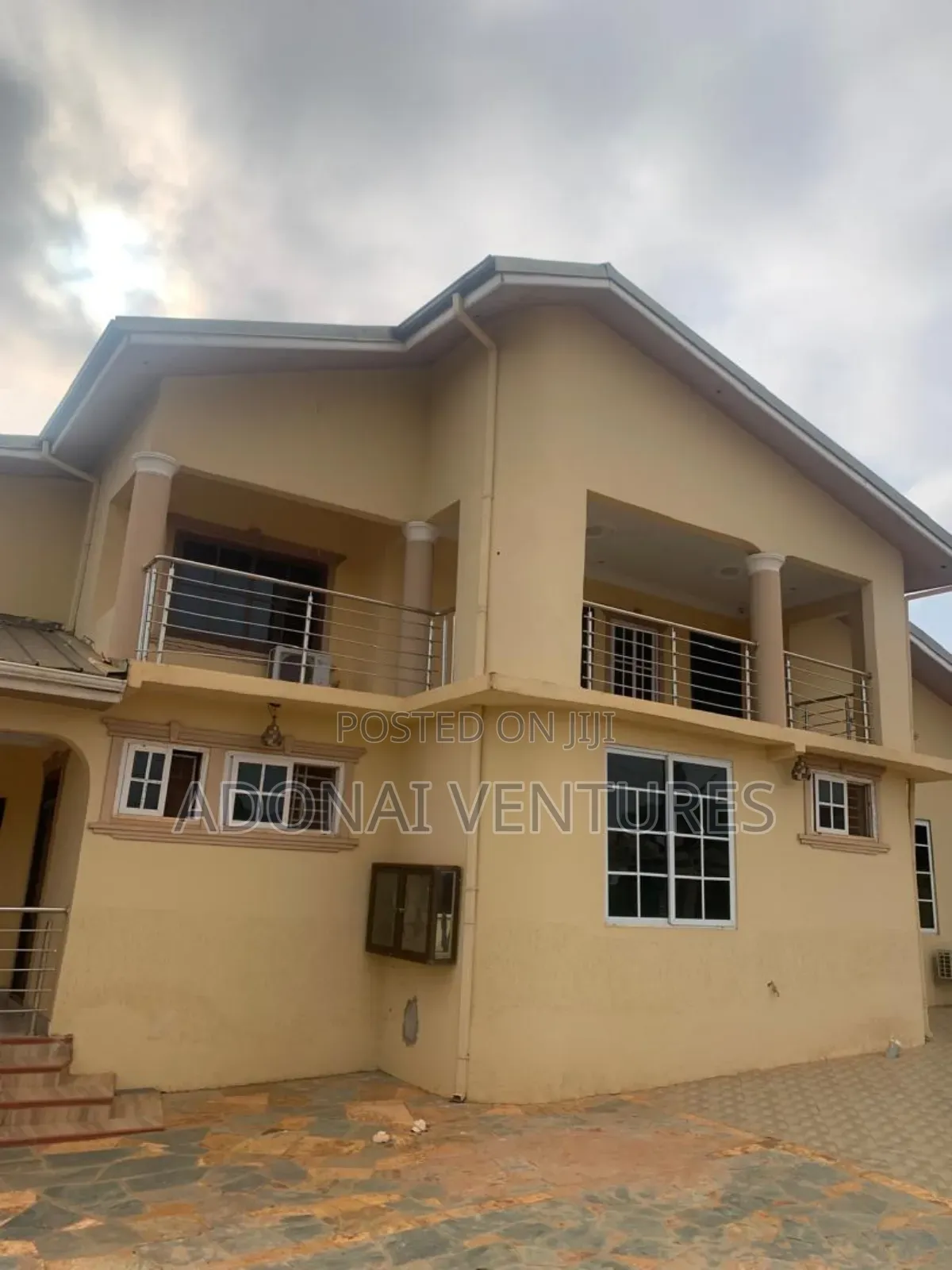 6bdrm House in Tech Anwomaso, Kumasi Metropolitan for sale