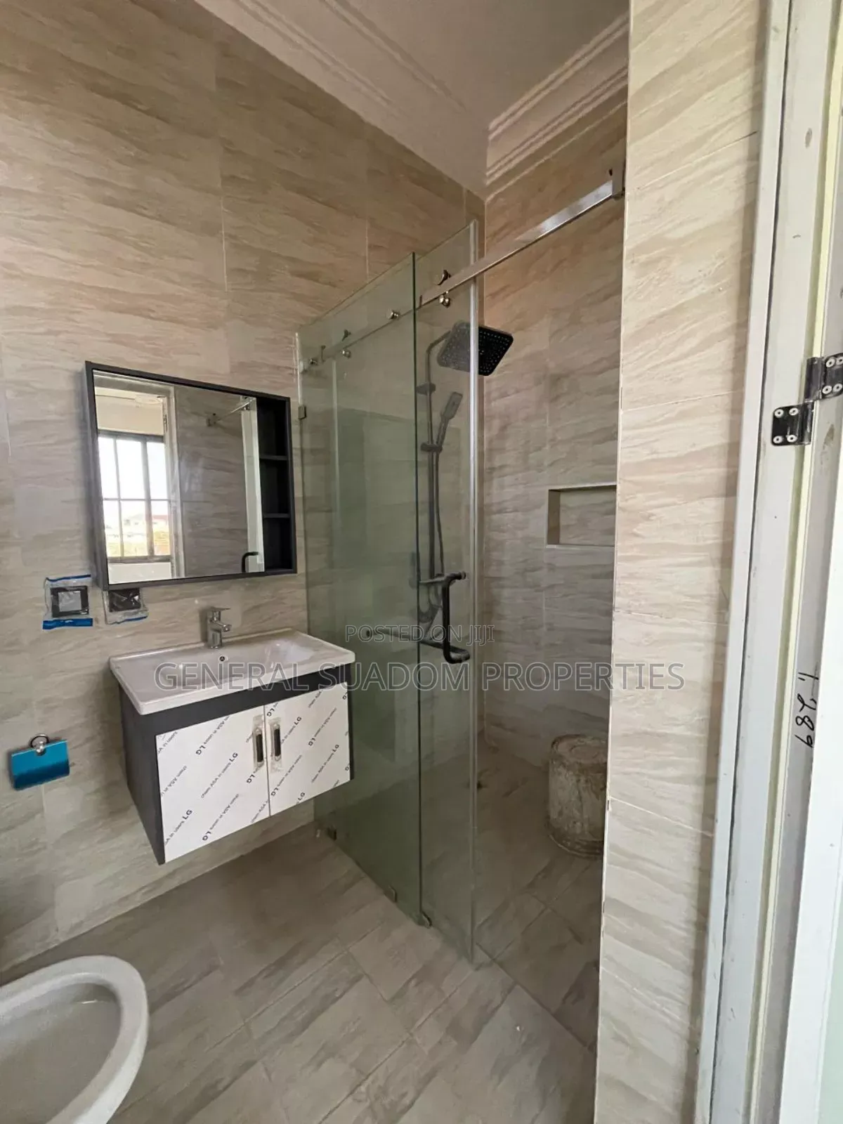 2bdrm Apartment in Suadom Properties, Baatsona Total for rent