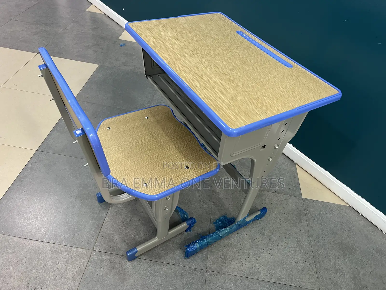 Brand New Adjustable Students Desks