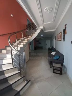 6bdrm Mansion in Adjiriganor for sale