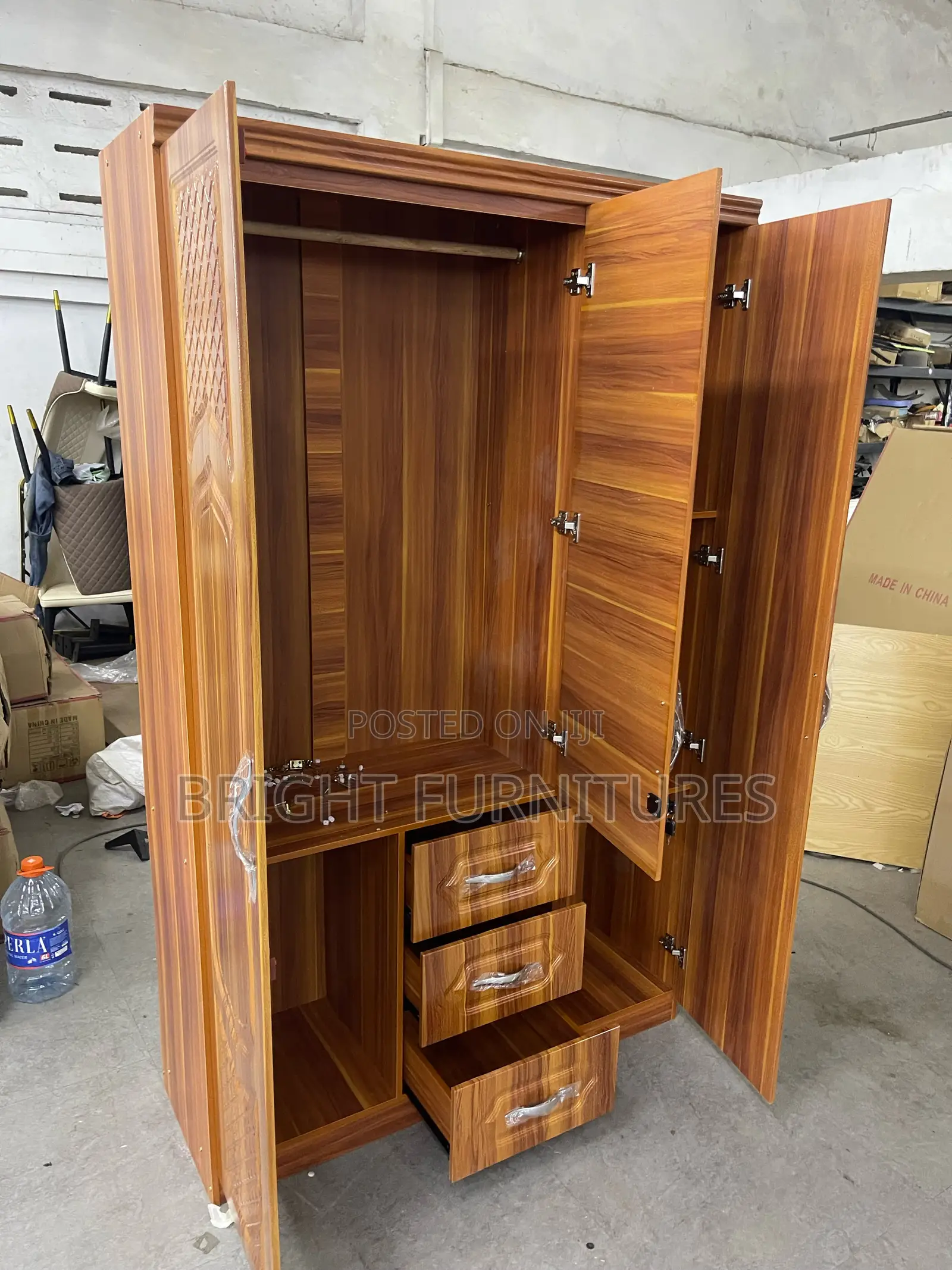Wooden 3 Doors Wardrobe With Mirror