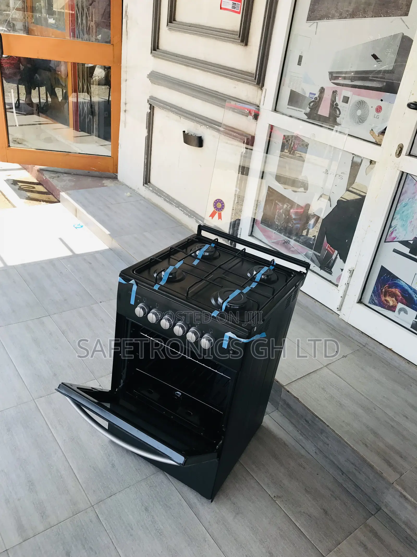 Accurate Volcano 4 Gas Cooker Oven 50x50 Black Glass Lid