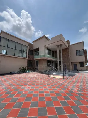 6bdrm Mansion in Adjiriganor for sale