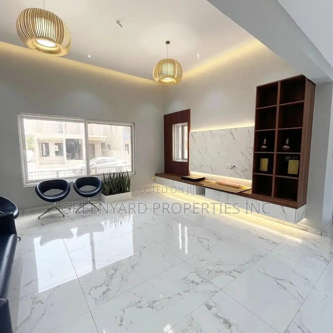4bdrm House in East, Airport Residential Area for sale