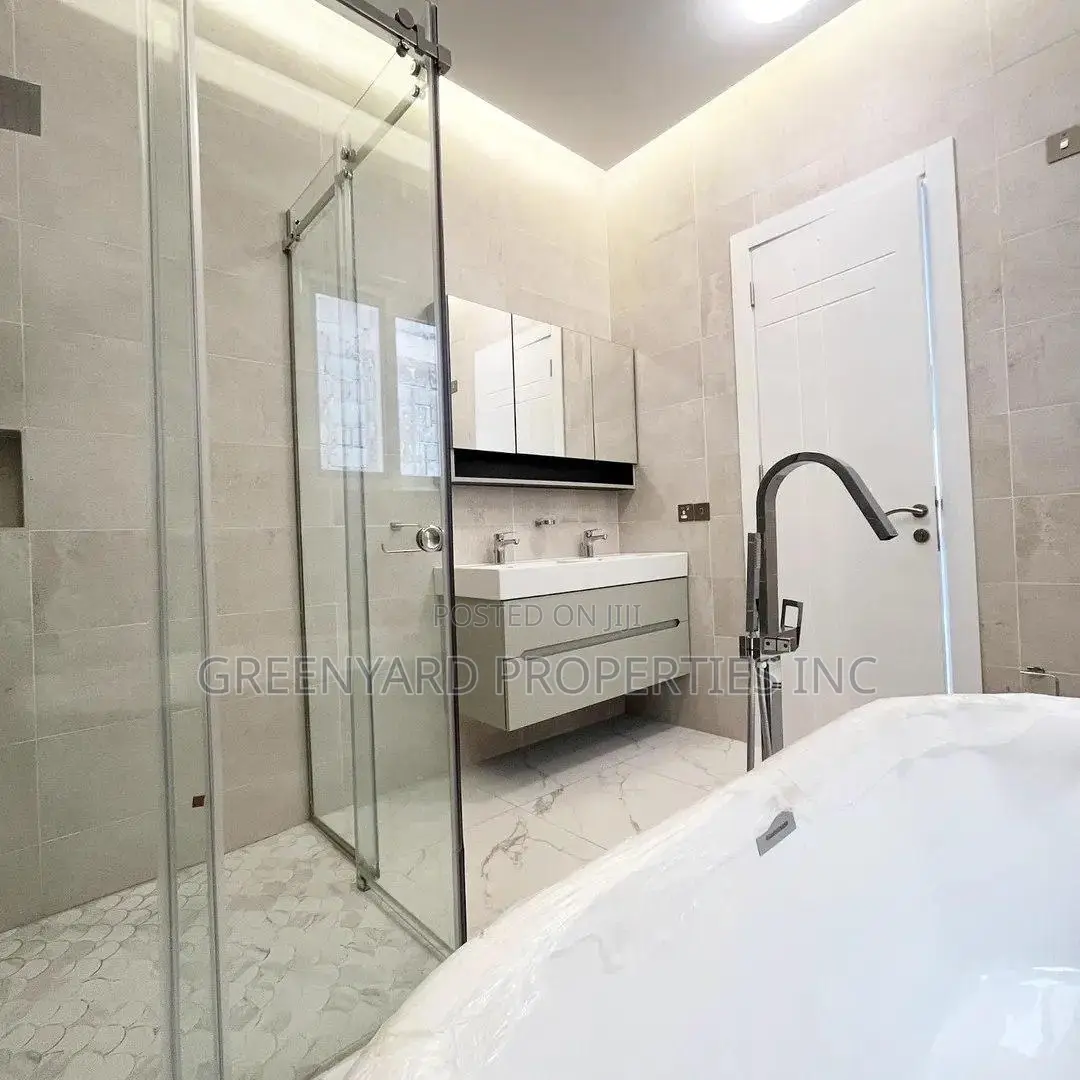 4bdrm House in East, Airport Residential Area for sale