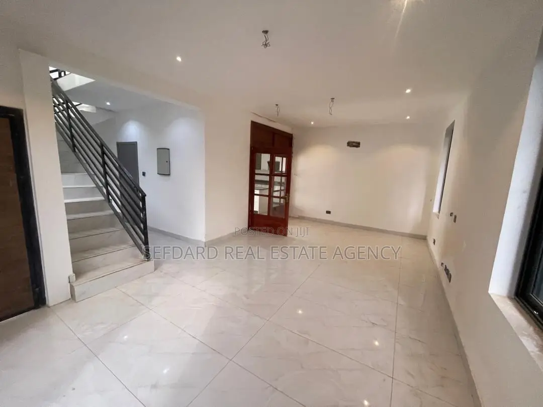Furnished 3bdrm Townhouse/Terrace in Sefdard Real Estate, Haatso