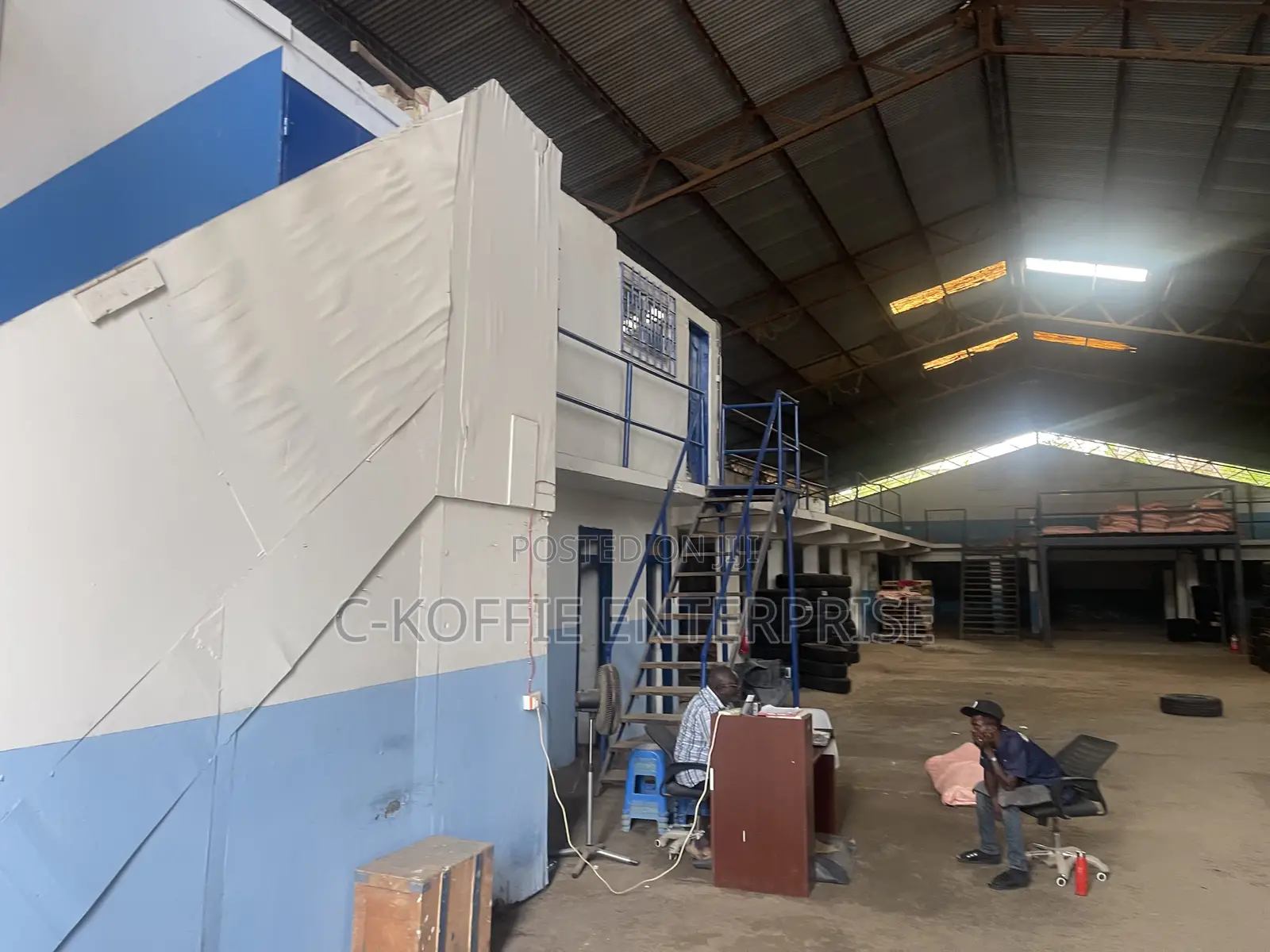 100sqm Warehouse Located at North Kaneshie for Rent