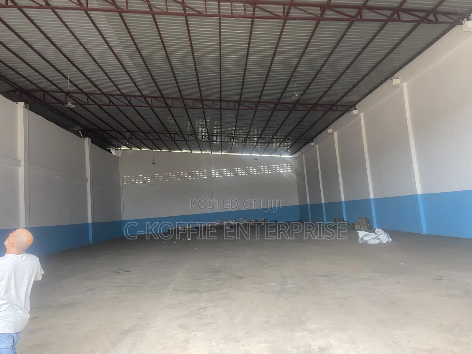 800 SQM Warehouse at Spintex for Rent