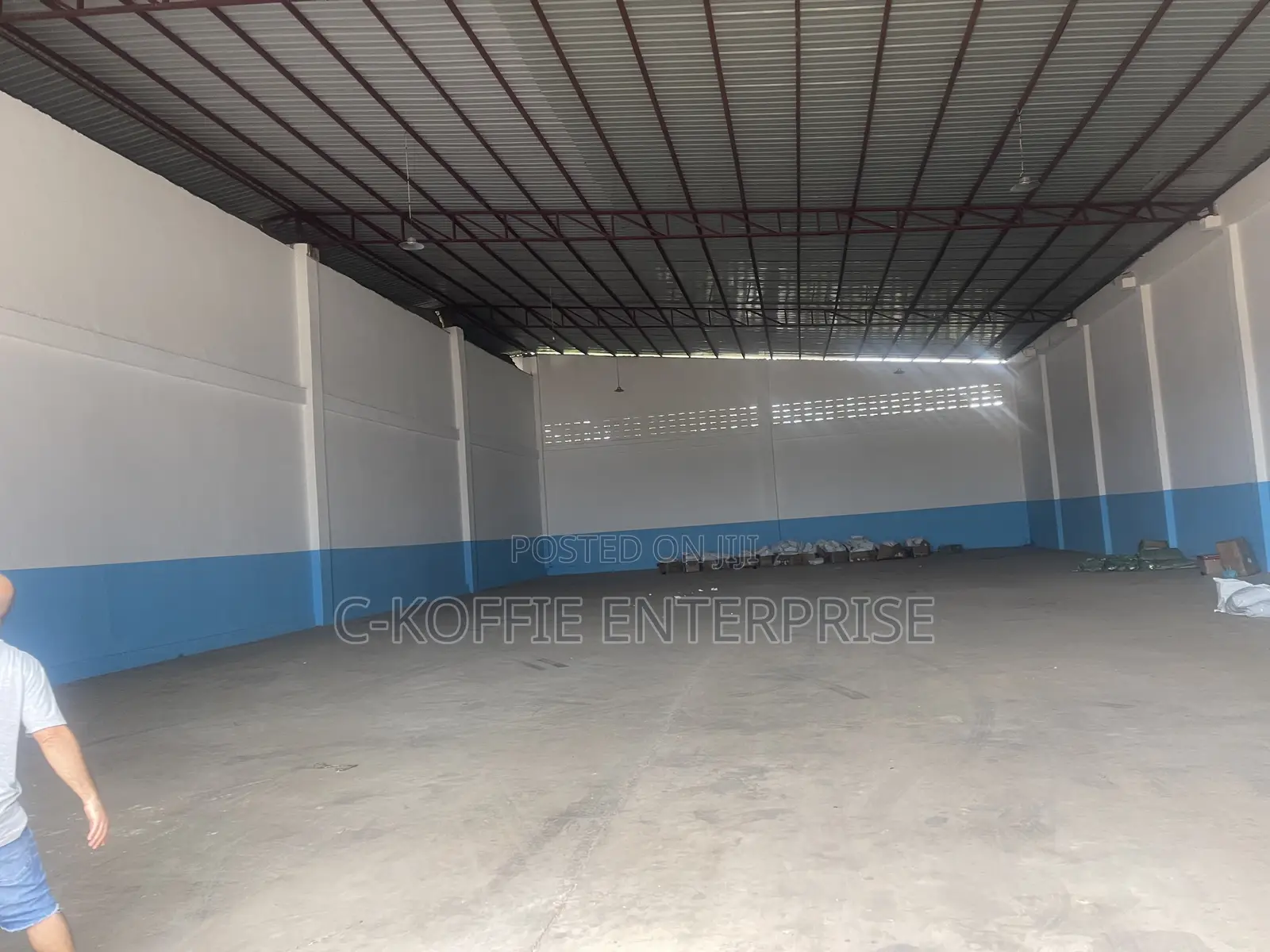 800 SQM Warehouse at Spintex for Rent