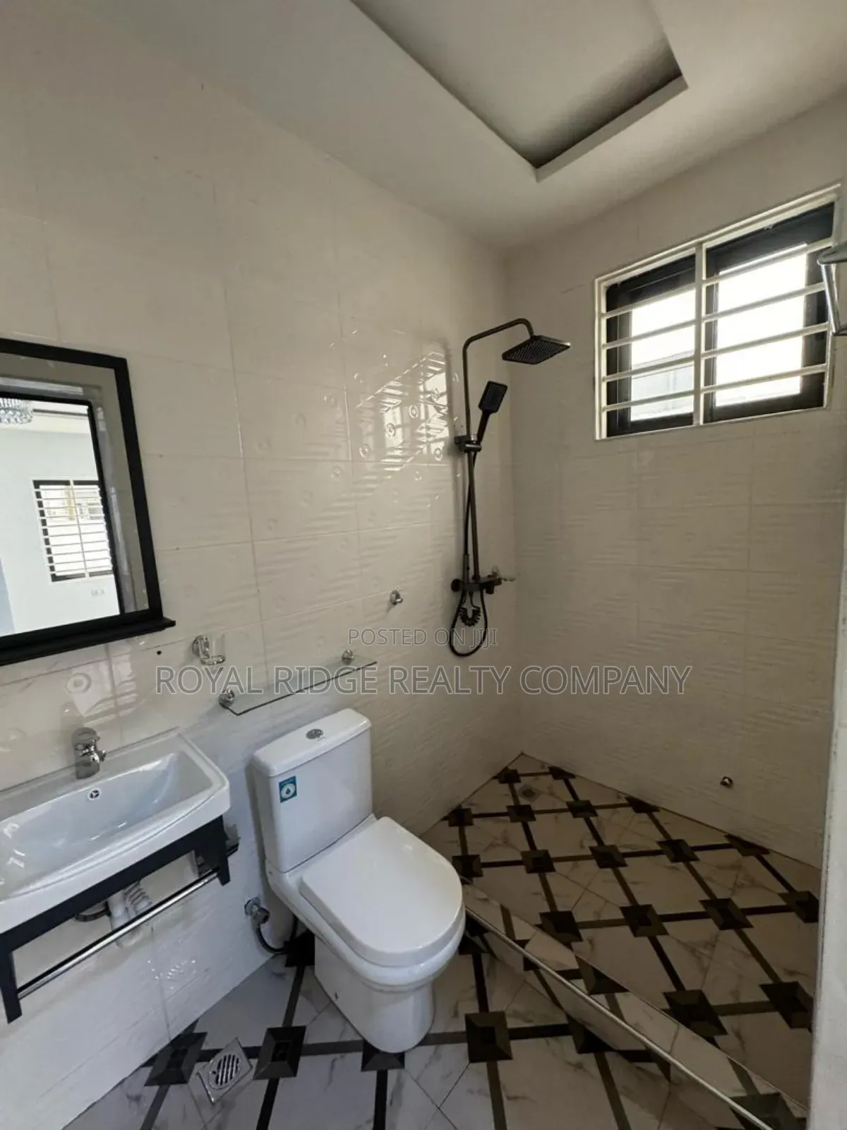 3bdrm House in Spintex Lashibi, Tema Metropolitan for sale