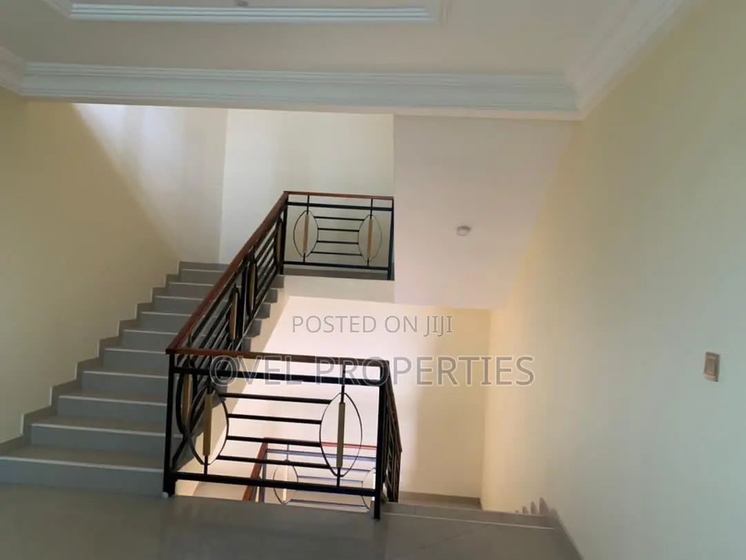 3bdrm Apartment in Yo-Yo, East Legon for rent