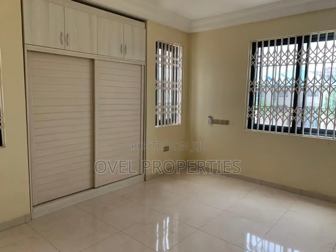 3bdrm Apartment in Yo-Yo, East Legon for rent