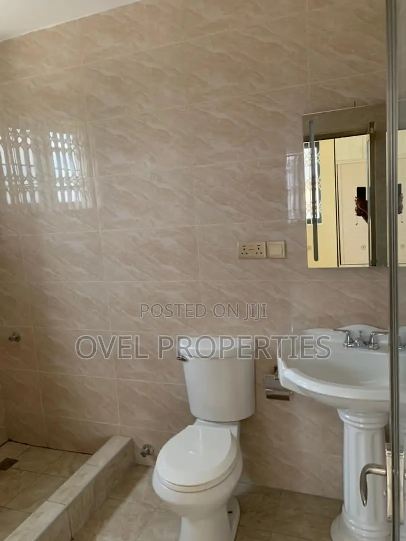 3bdrm Apartment in Yo-Yo, East Legon for rent