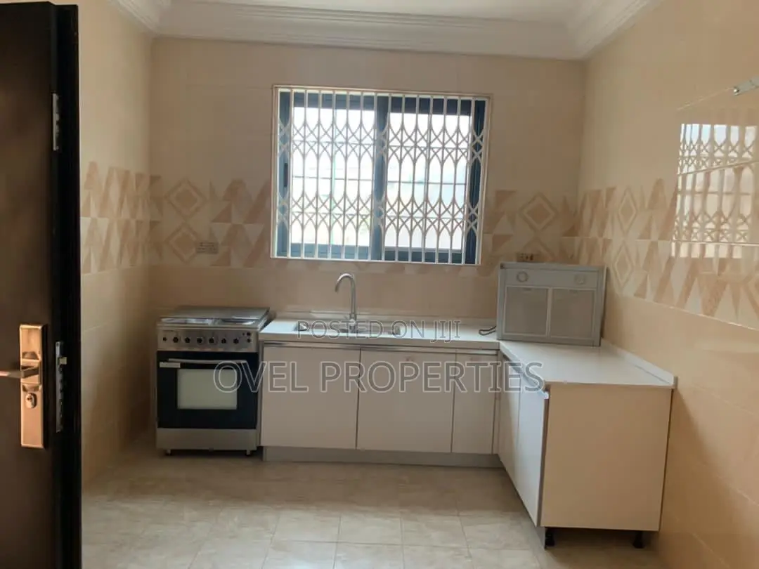 3bdrm Apartment in Yo-Yo, East Legon for rent