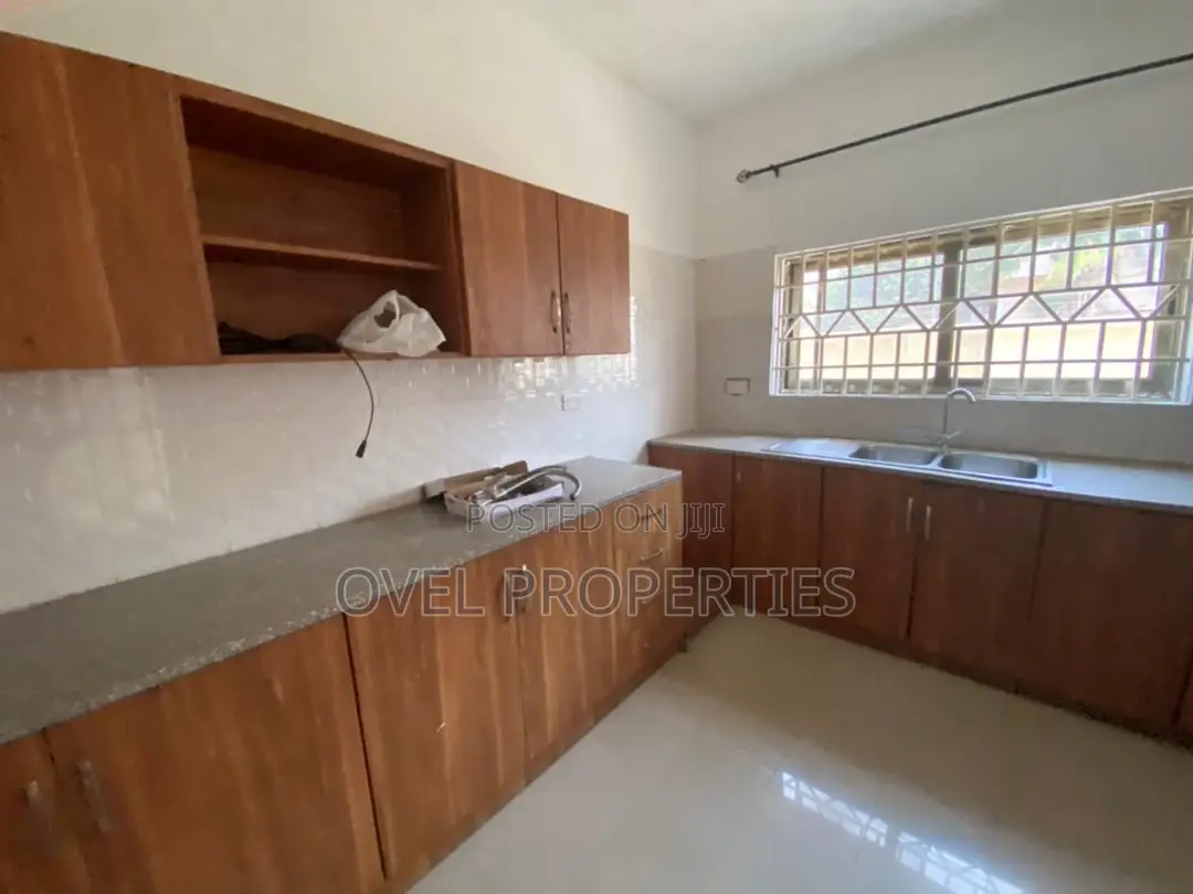 2bdrm Apartment in American House, Greater Accra for rent
