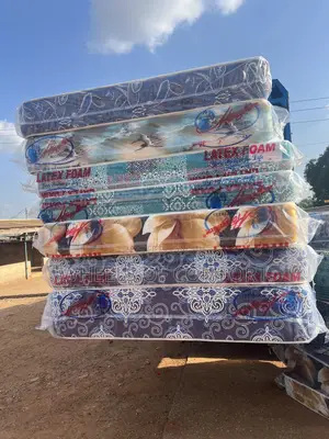 Latex Foam Hd1 12inches Queen Size Mattress