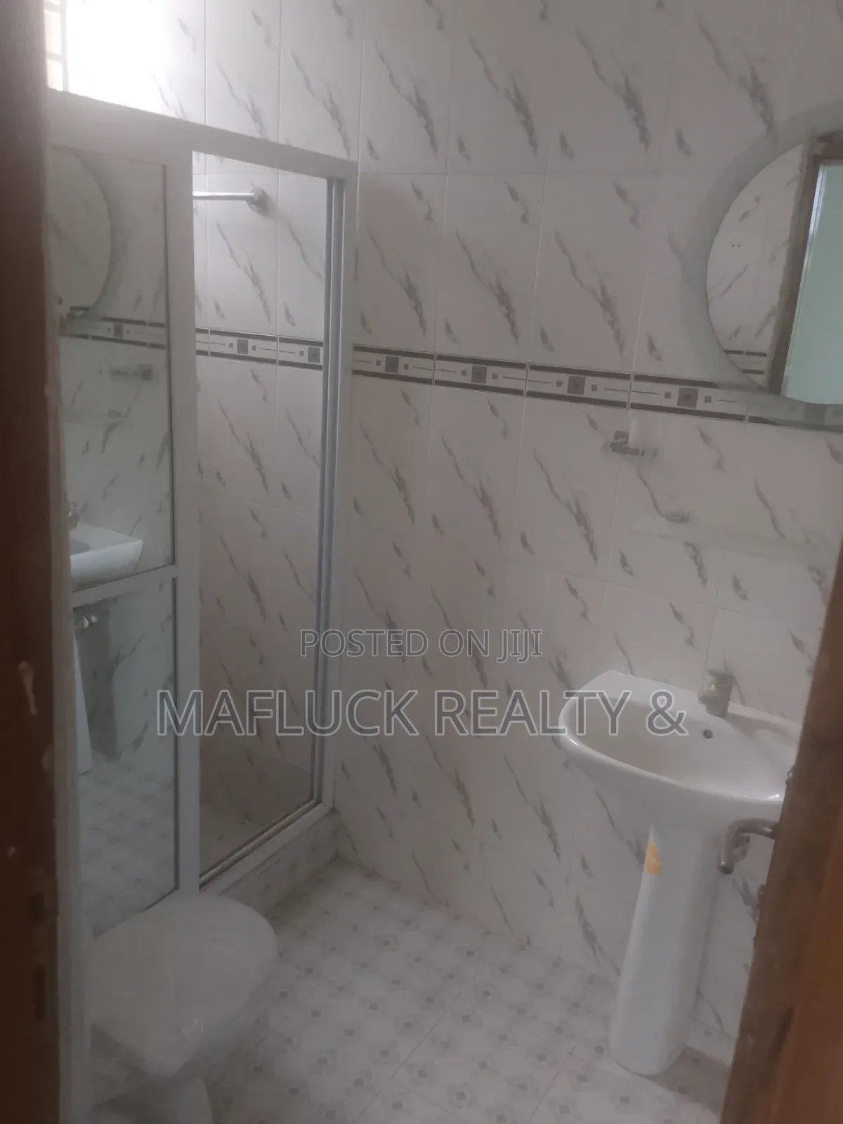 2bdrm Apartment in Lakeside Estate for rent