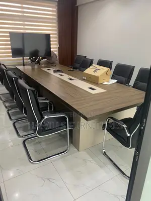Confrence Table With 12chairs.