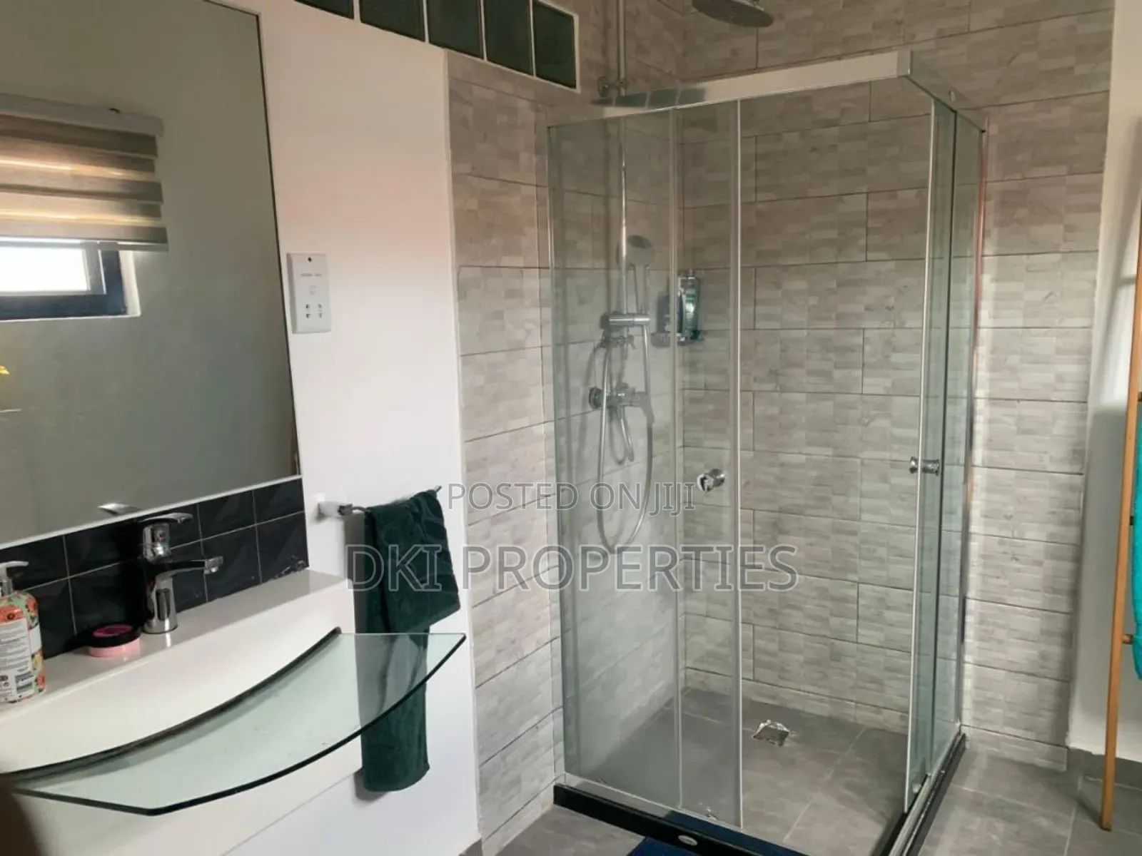 5bdrm House in Dki Properties, Spintex for rent