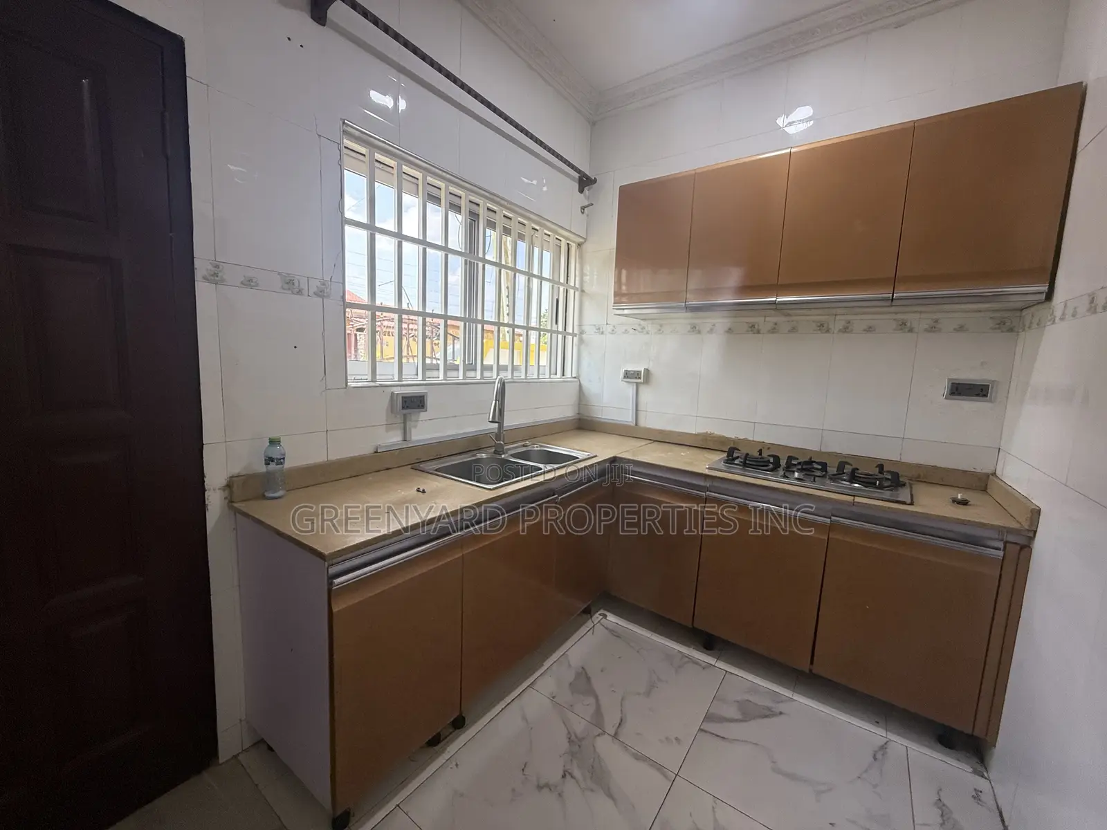 3bdrm Apartment in American House, East Legon for rent