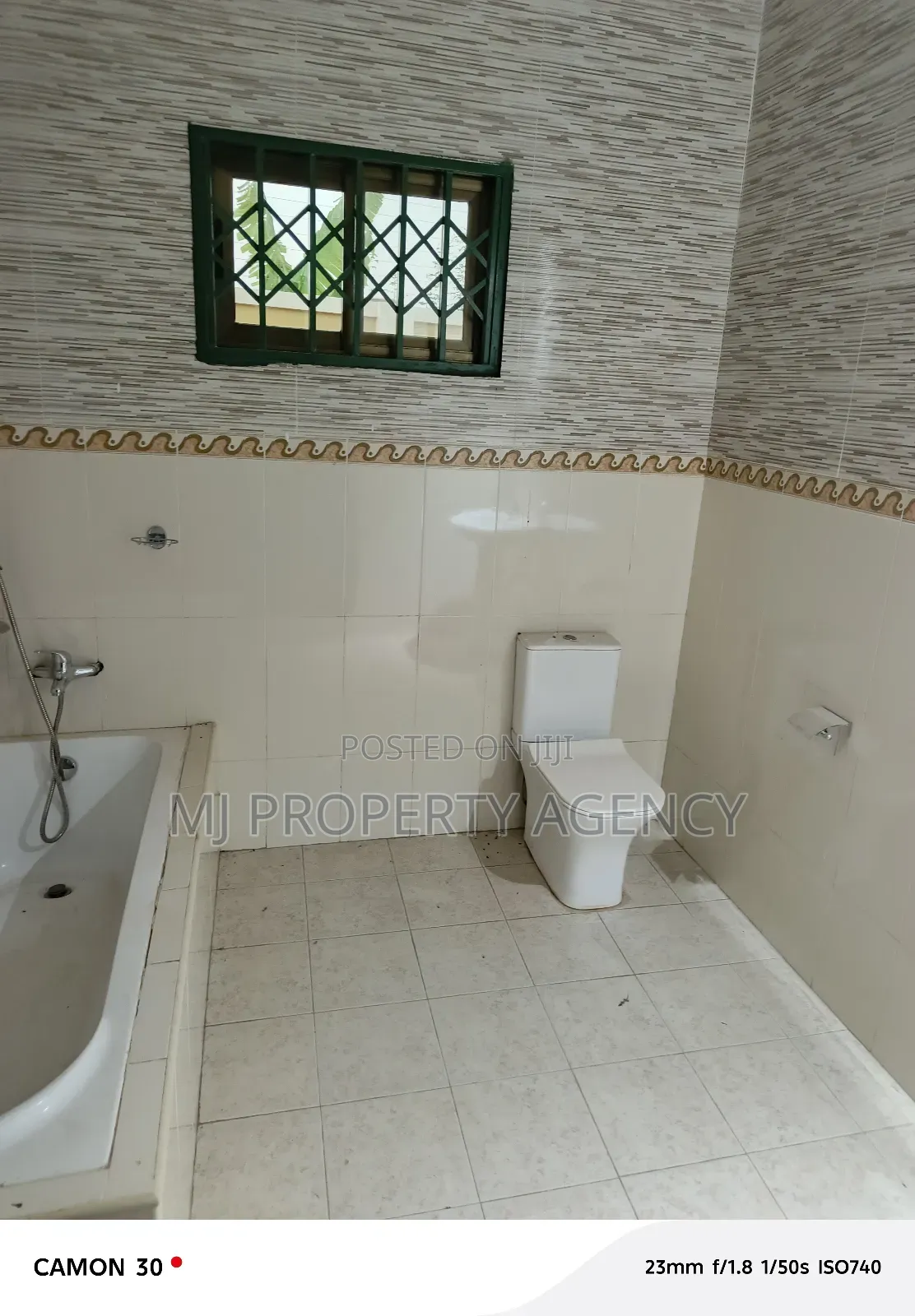 4bdrm House in Community 25, Tema Metropolitan for rent