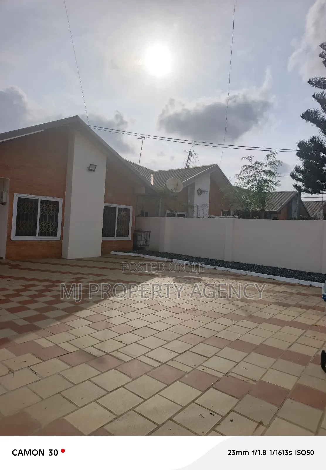 3bdrm House in Hfc Estate, Tema Metropolitan for rent