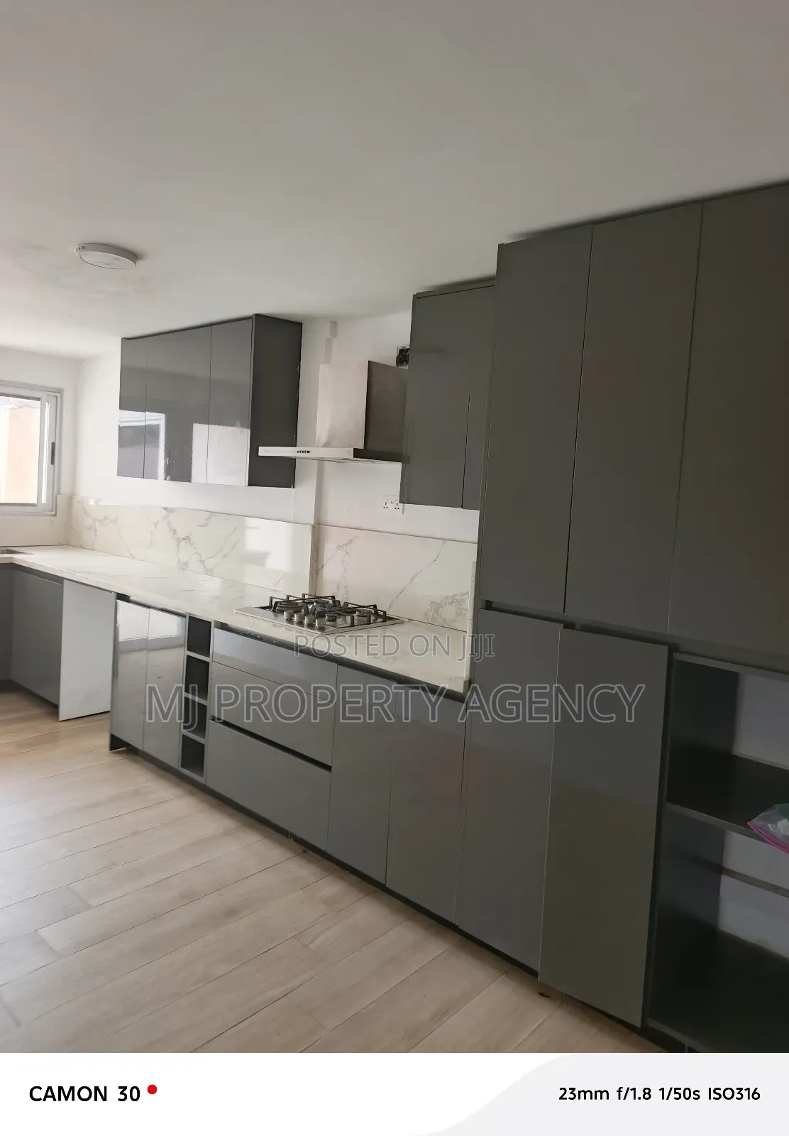 3bdrm House in Hfc Estate, Tema Metropolitan for rent