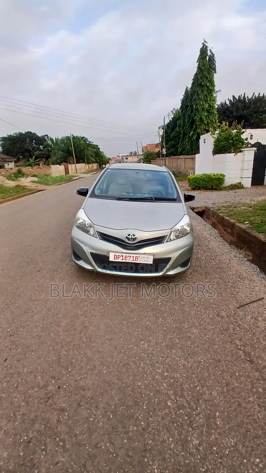 Toyota Vitz 2013 Gray