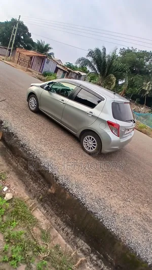 Toyota Vitz 2013 Gray
