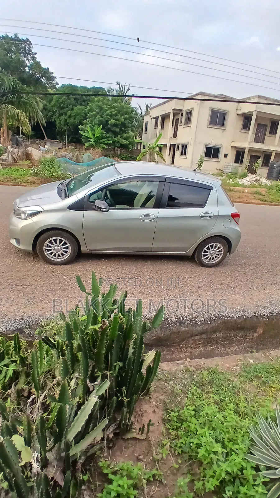 Toyota Vitz 2013 Gray