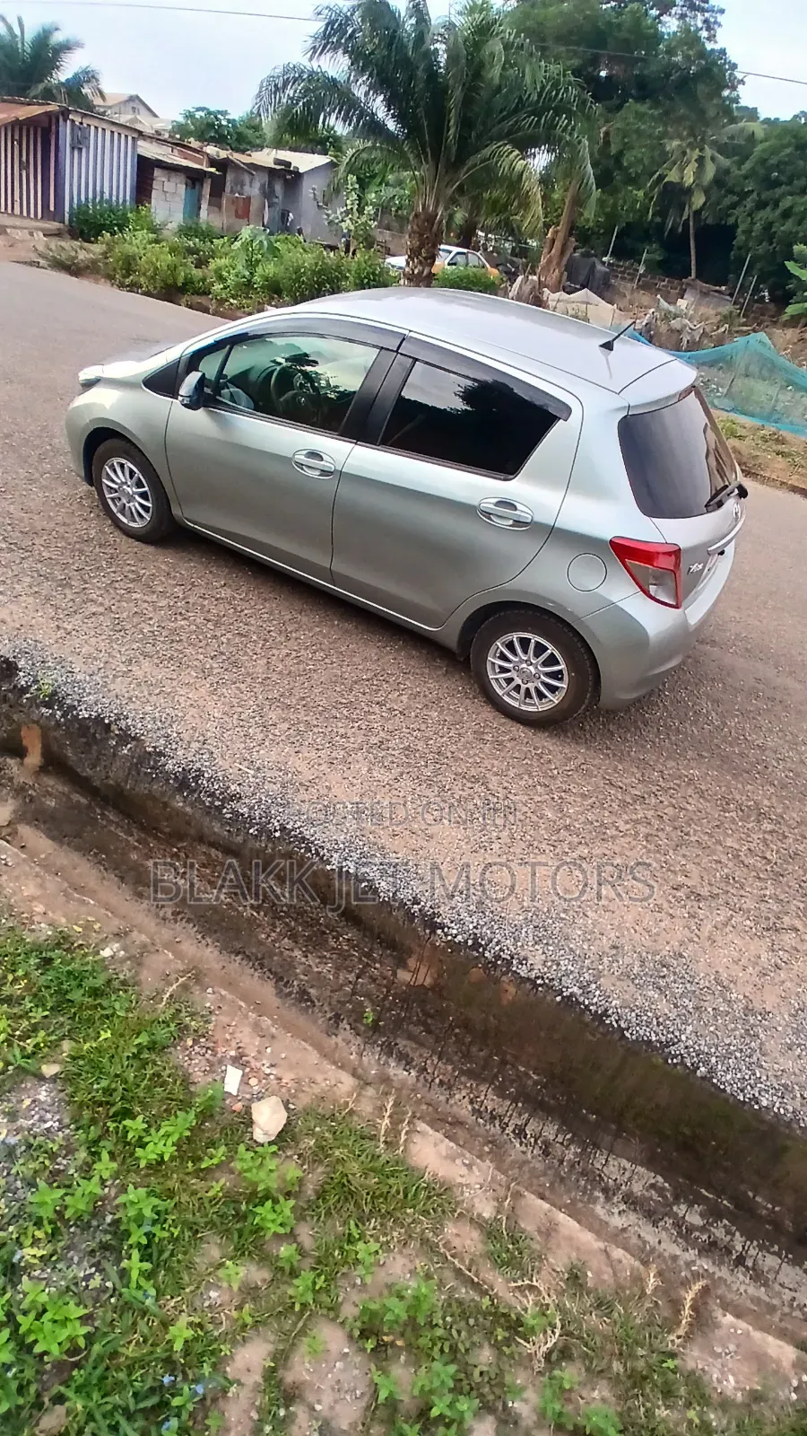 Toyota Vitz 2013 Gray